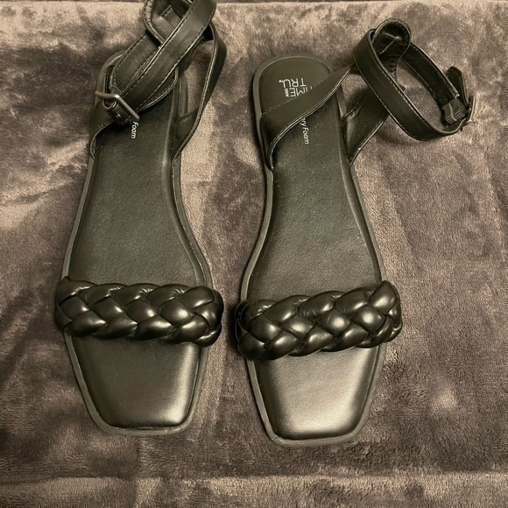 Time and Tru Sandals Size 9 New